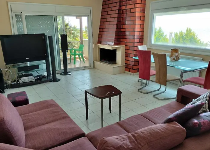 Villa House By The Sea In Nea Plagia